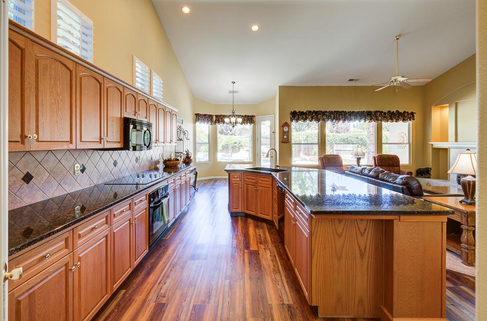 2855 Richert Ave, Clovis, CA 93611
