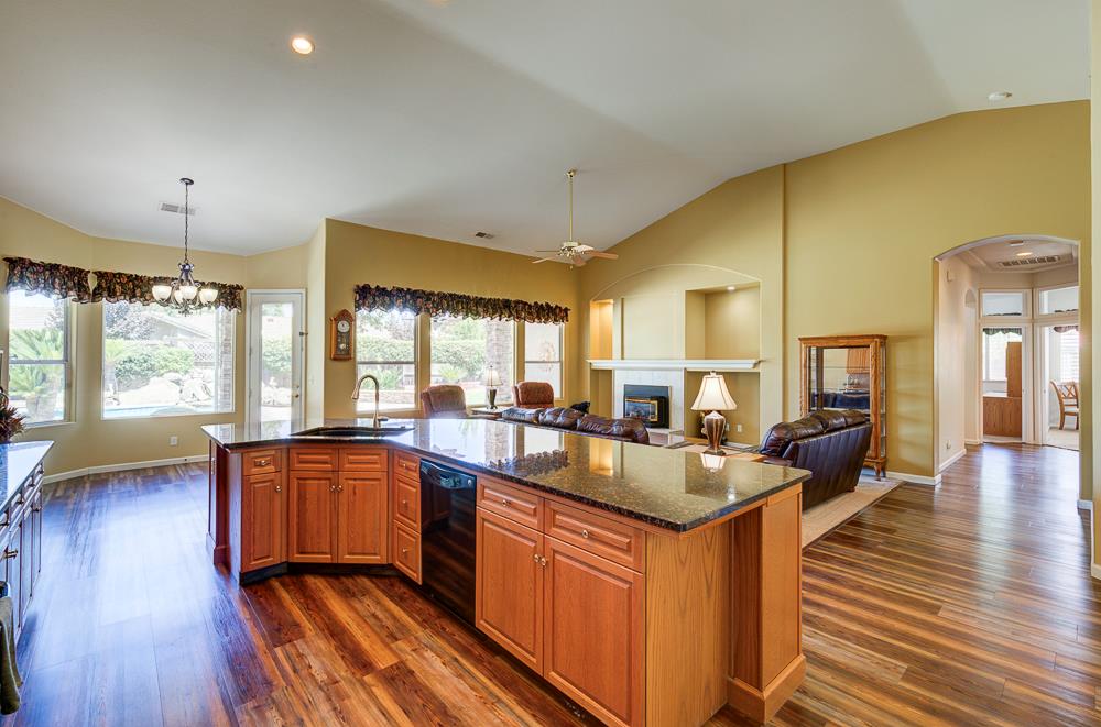 2855 Richert Ave, Clovis, CA 93611