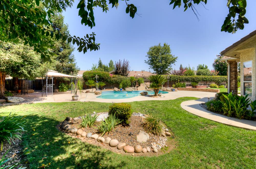 2855 Richert Ave, Clovis, CA 93611