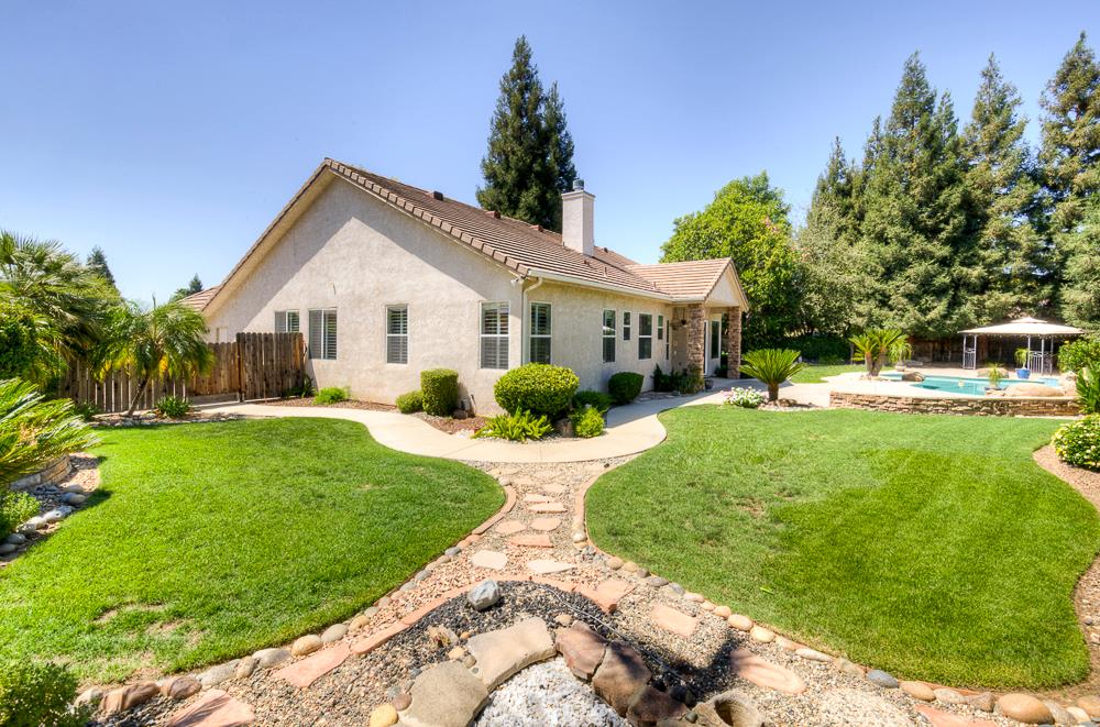 2855 Richert Ave, Clovis, CA 93611