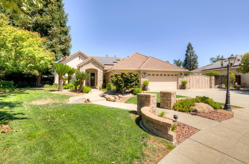 2855 Richert Ave, Clovis, CA 93611