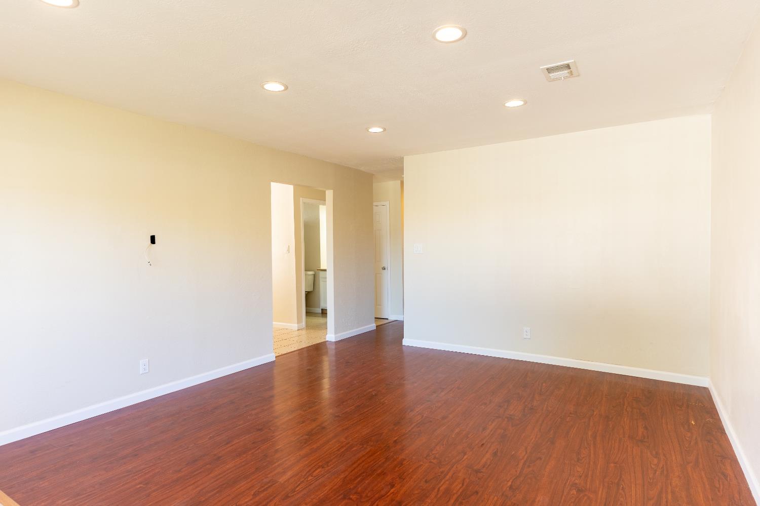 609 College Ave, Coalinga, CA 93210