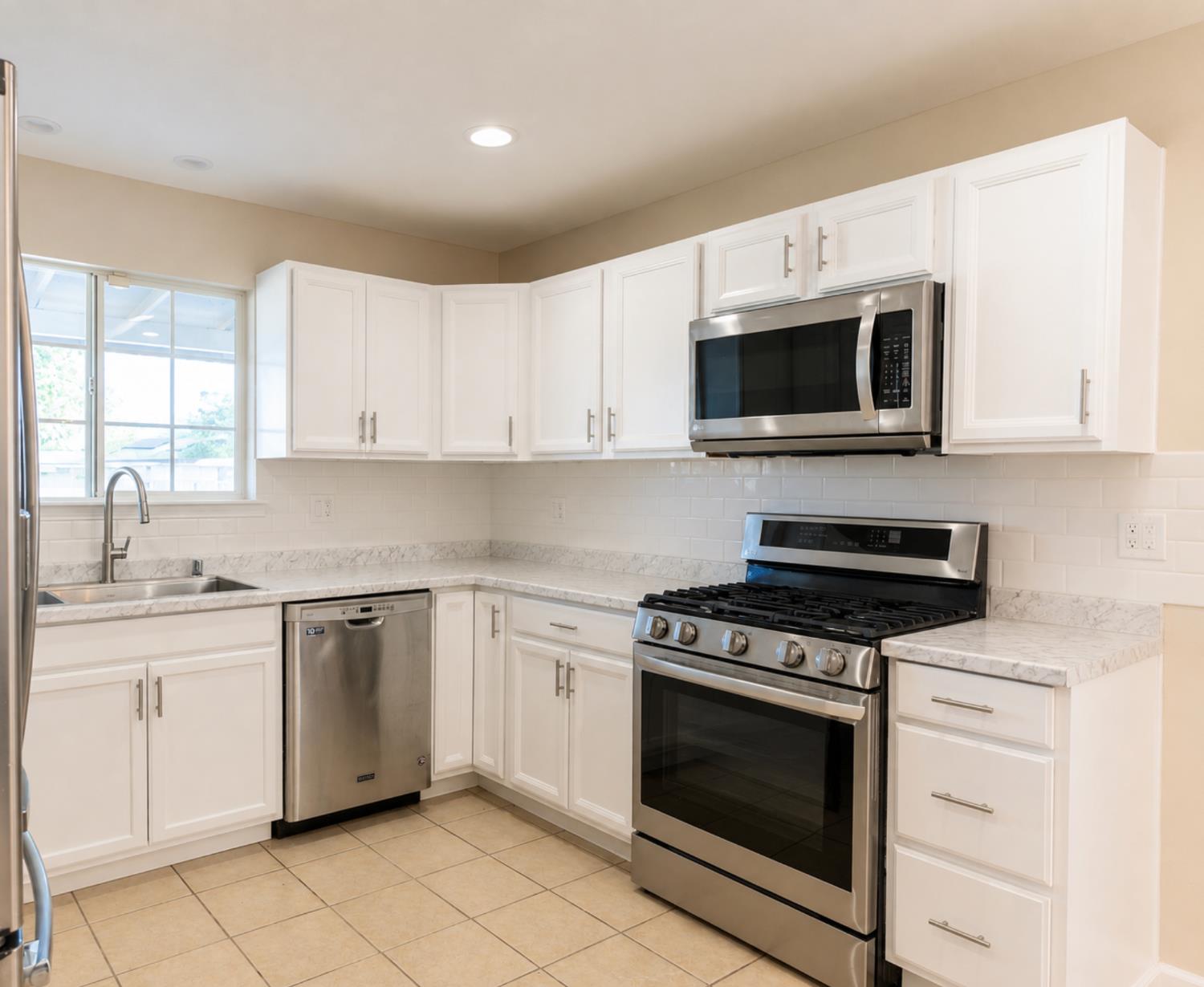 609 College Ave, Coalinga, CA 93210