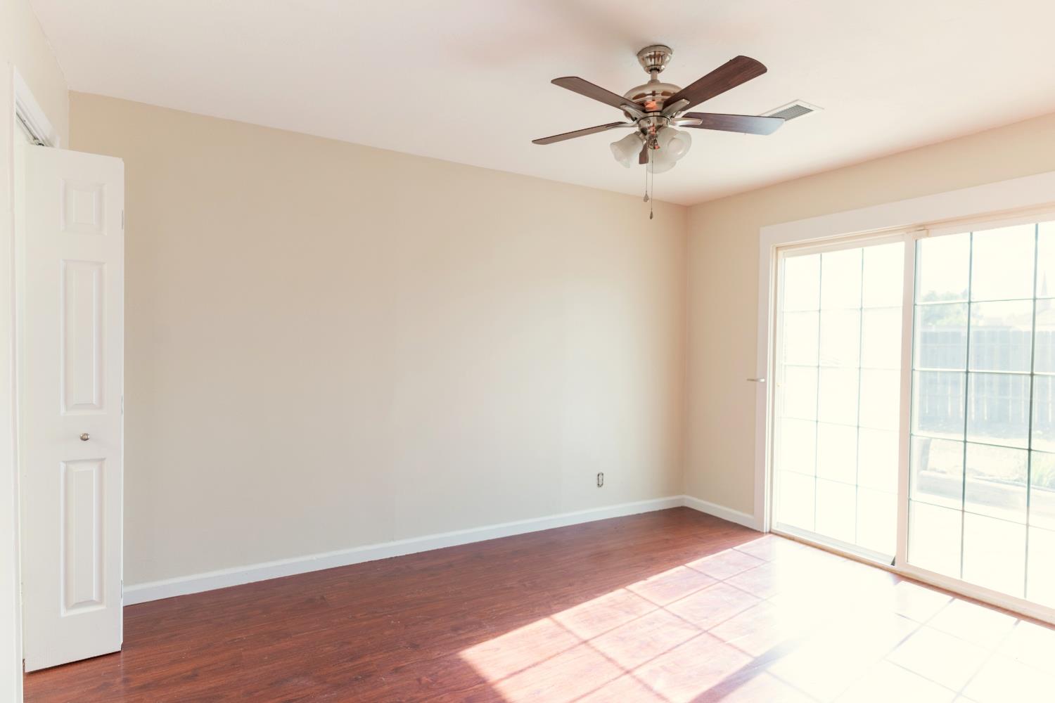 609 College Ave, Coalinga, CA 93210