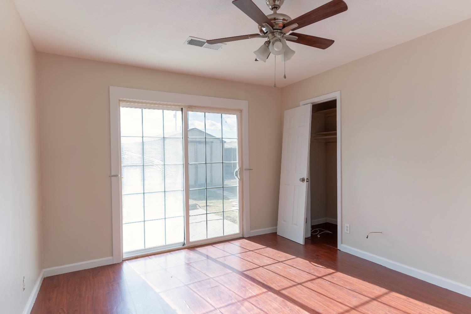 609 College Ave, Coalinga, CA 93210