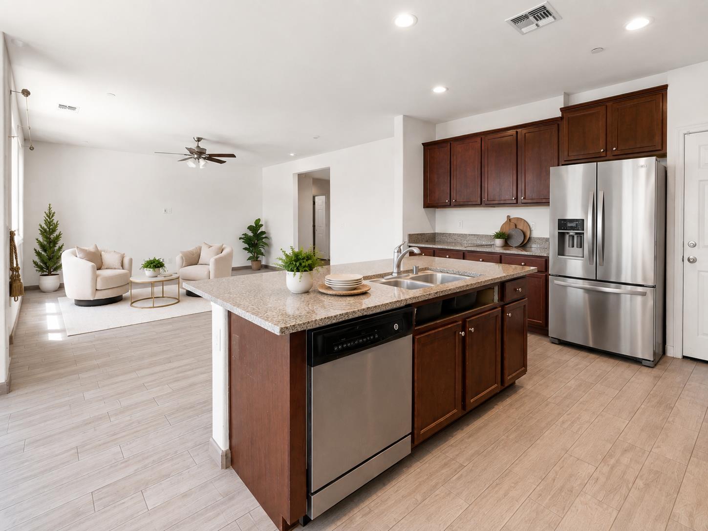 852 Morris Ln, Madera, CA 93637