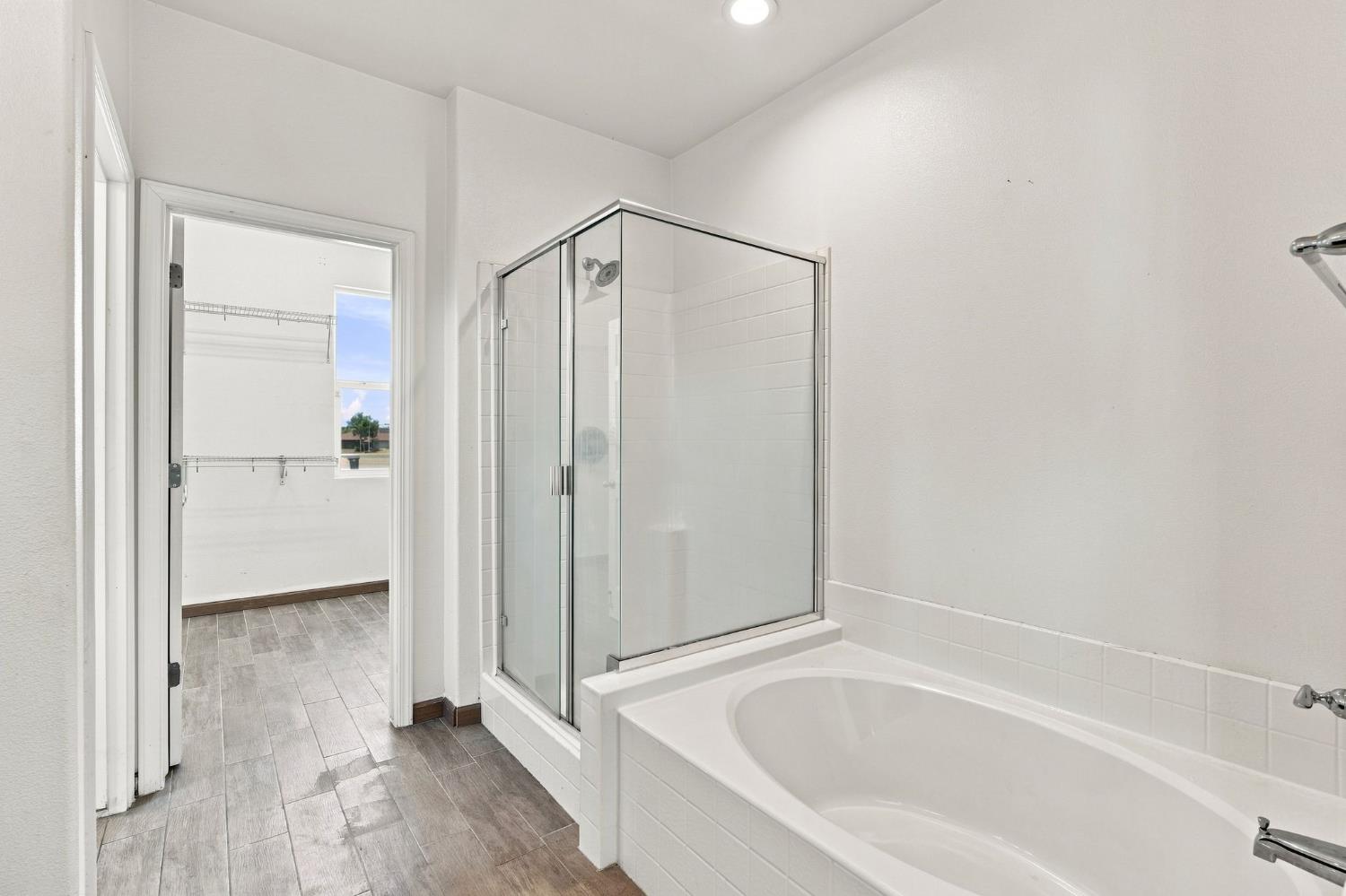 852 Morris Ln, Madera, CA 93637