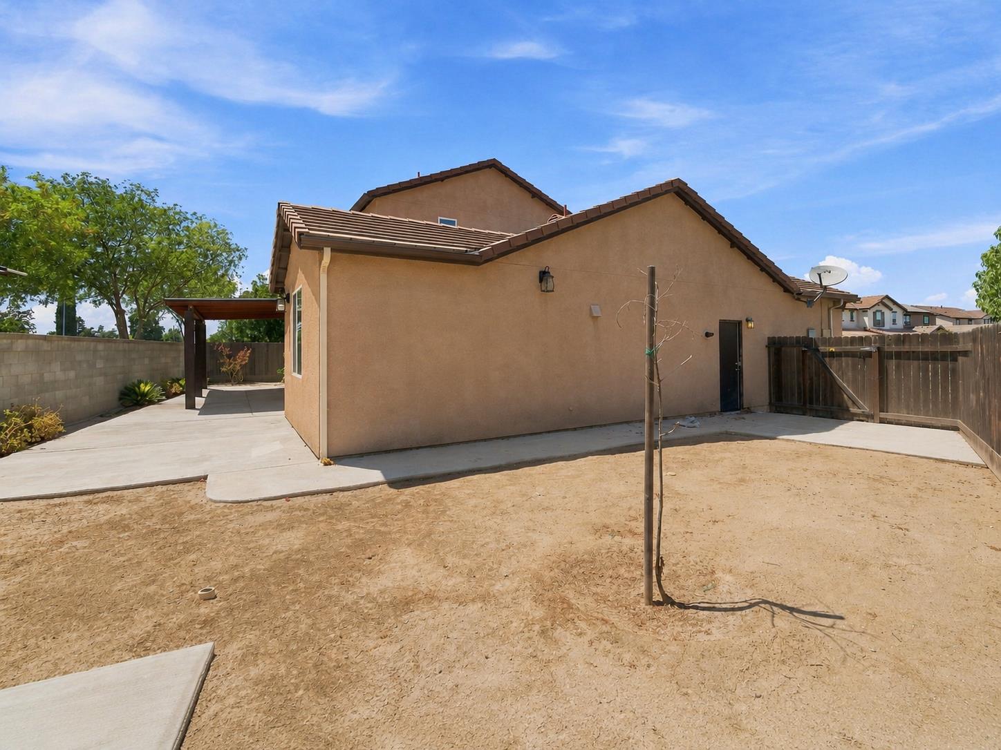 852 Morris Ln, Madera, CA 93637
