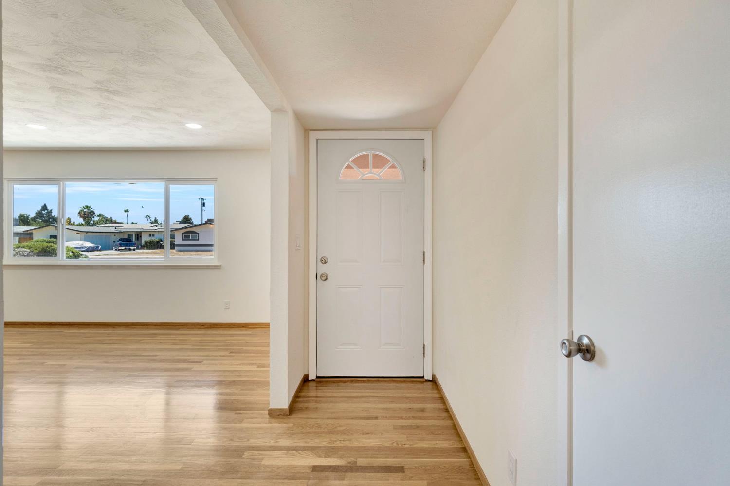 880 I St, Parlier, CA 93648