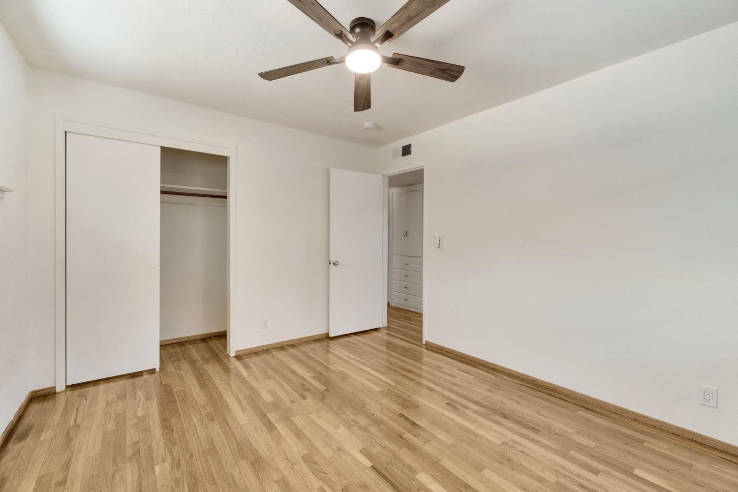 880 I St, Parlier, CA 93648