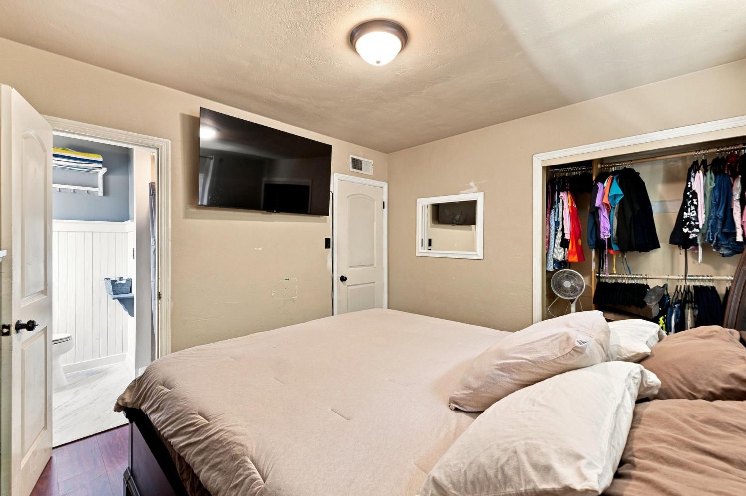 1338 N Mooney Blvd, Visalia, CA 93291