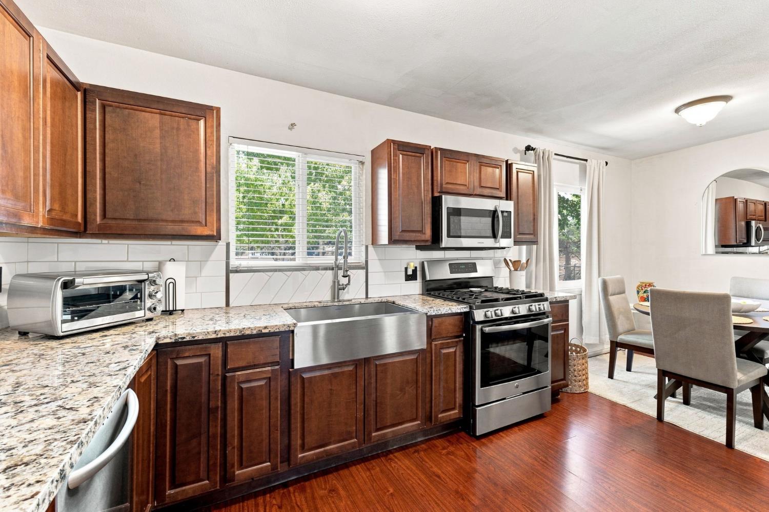 1338 N Mooney Blvd, Visalia, CA 93291