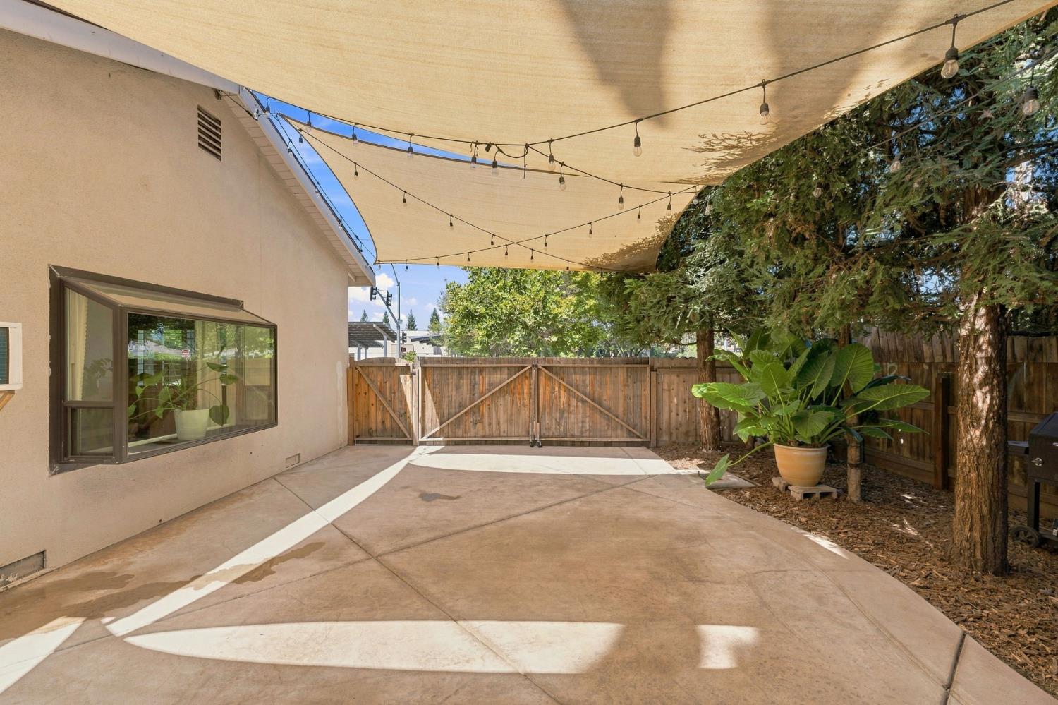 1338 N Mooney Blvd, Visalia, CA 93291