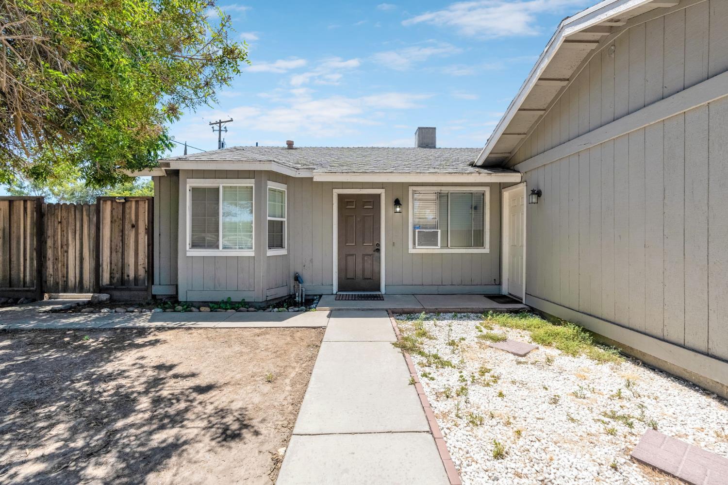 12511 A, Biola, CA 93606