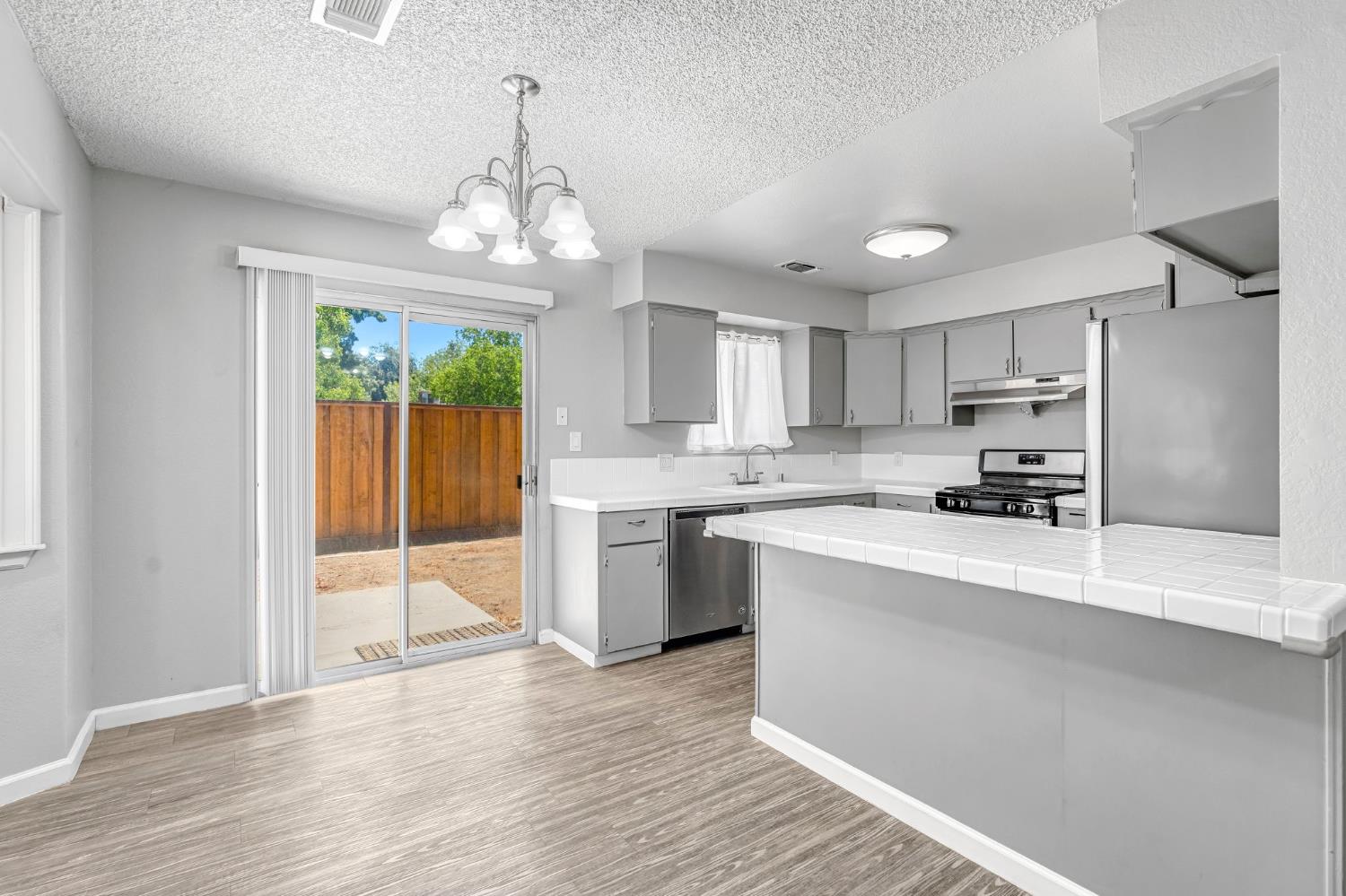 12511 A, Biola, CA 93606