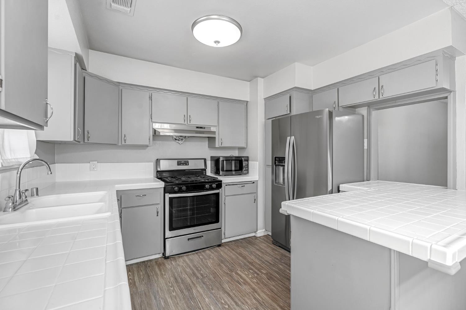 12511 A, Biola, CA 93606