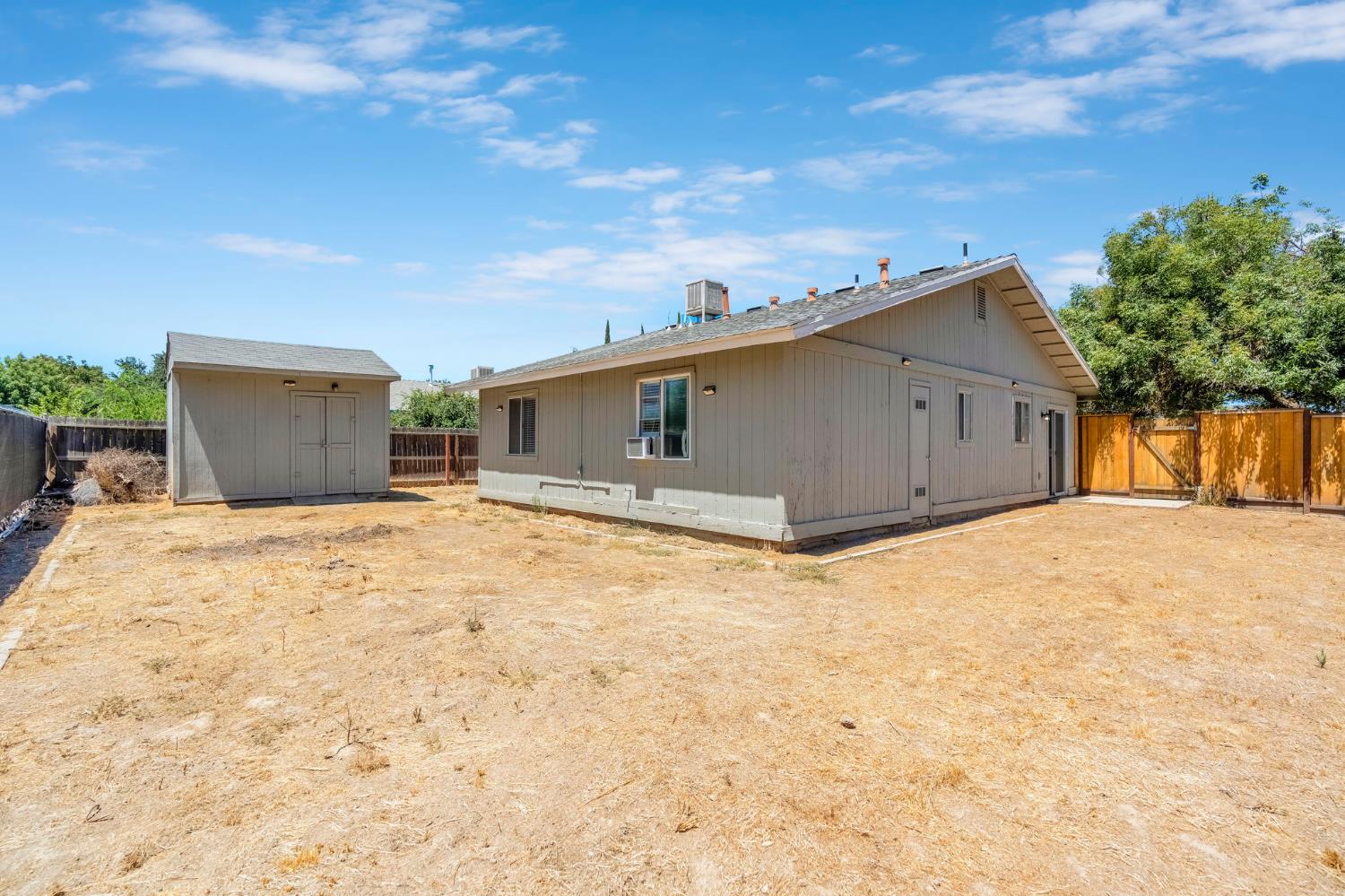 12511 A, Biola, CA 93606