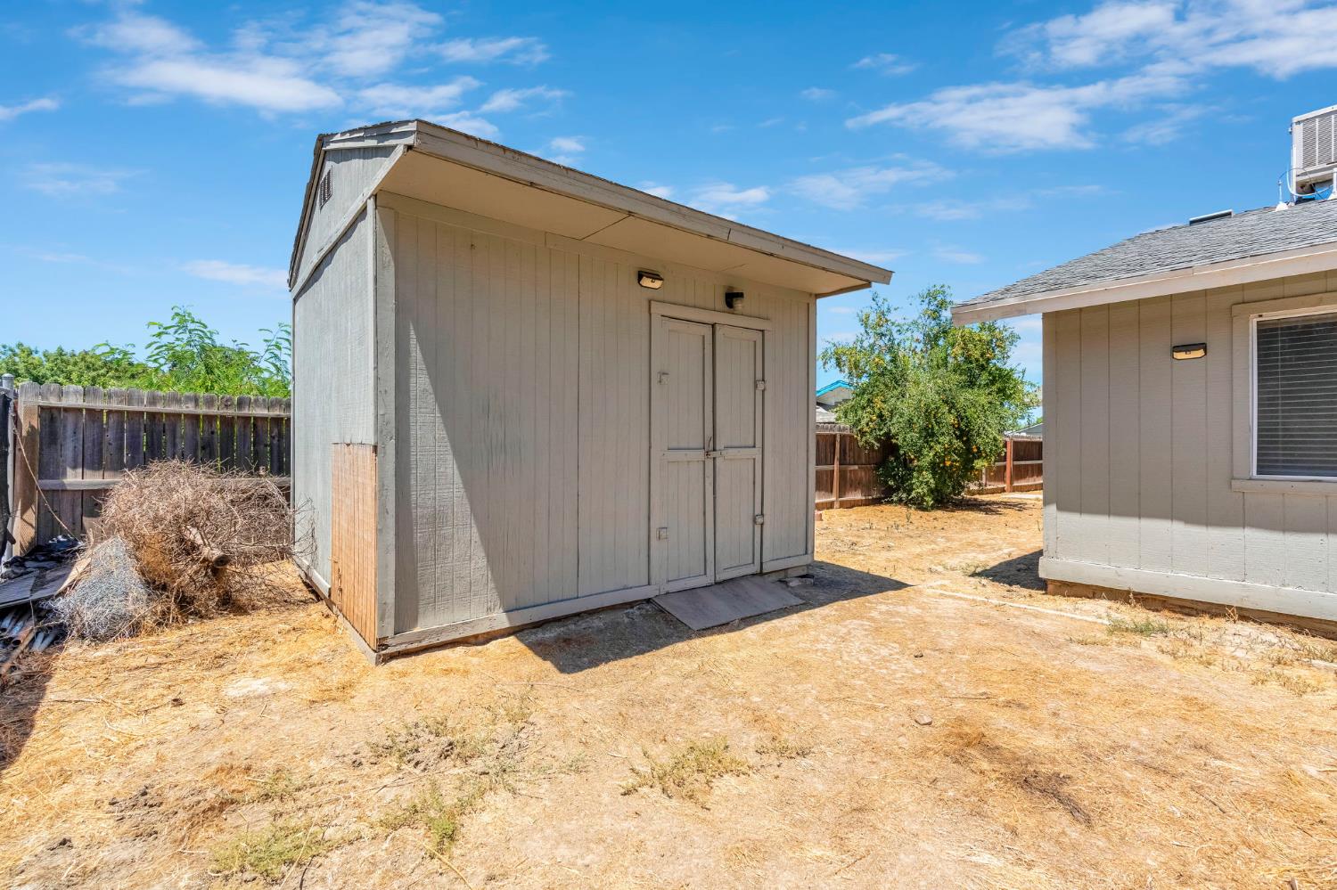 12511 A, Biola, CA 93606
