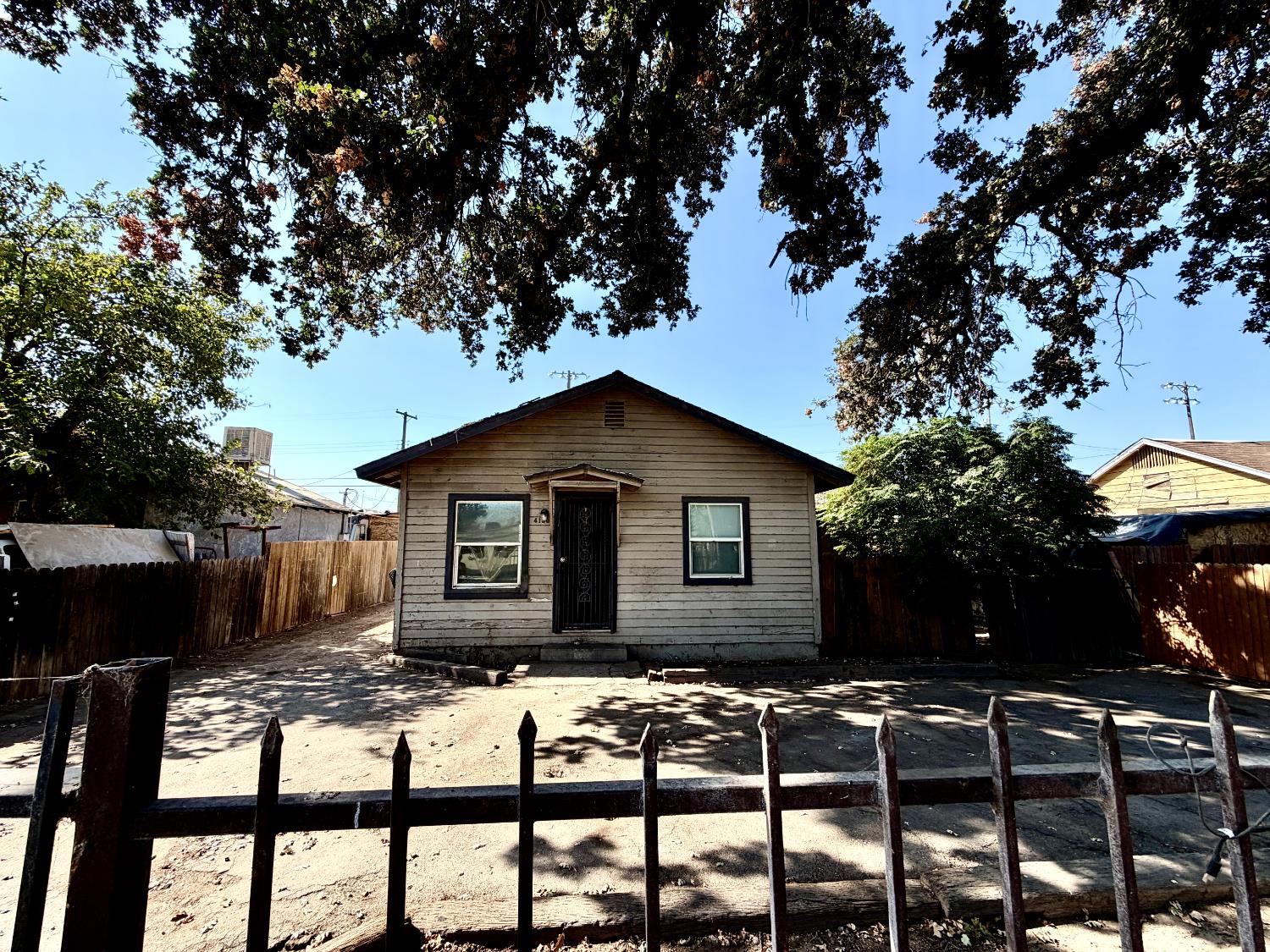 4130 E Mason Ave, Fresno, CA 93725