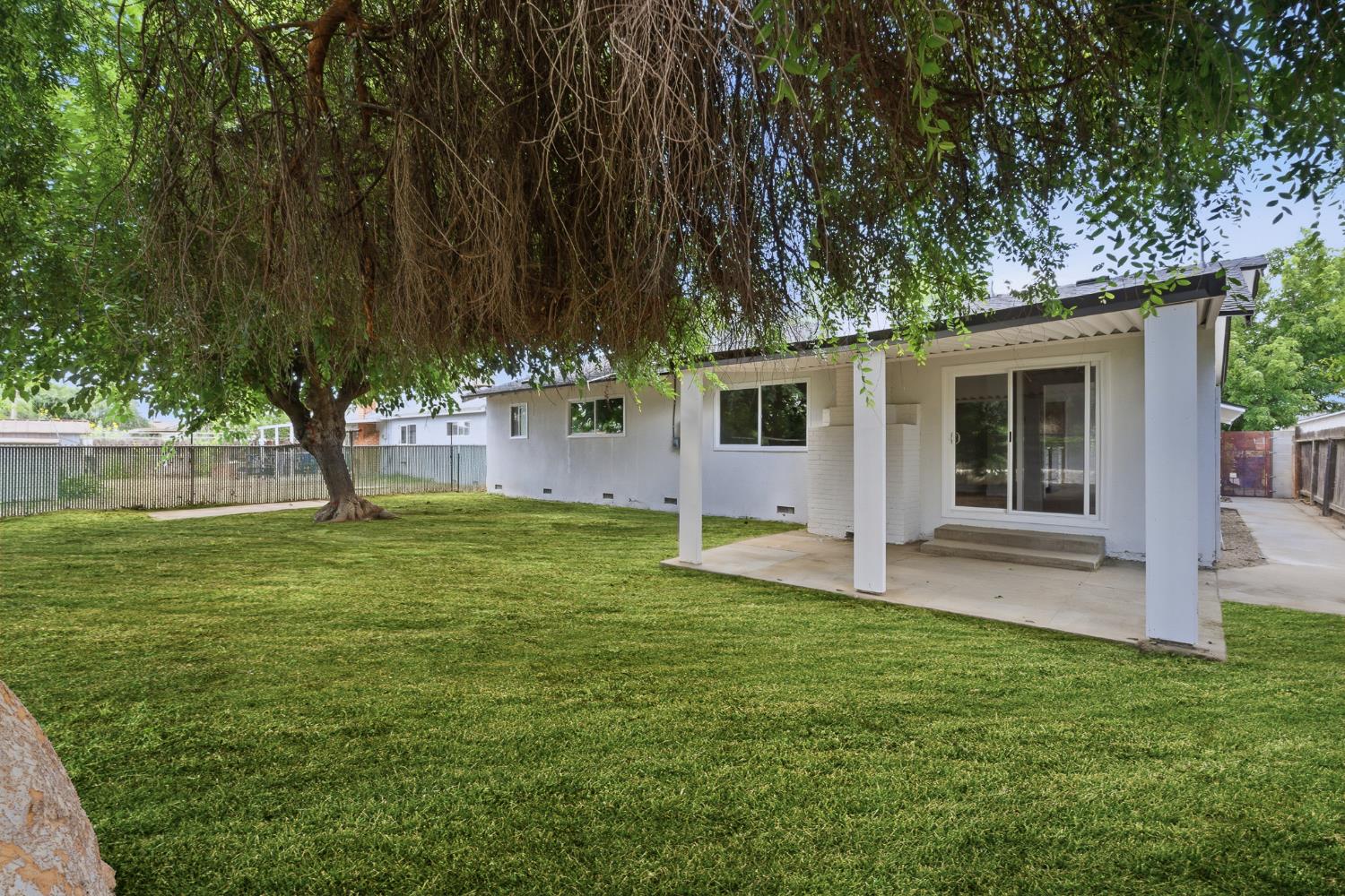 2554 Harvard Ave, Clovis, CA 93612