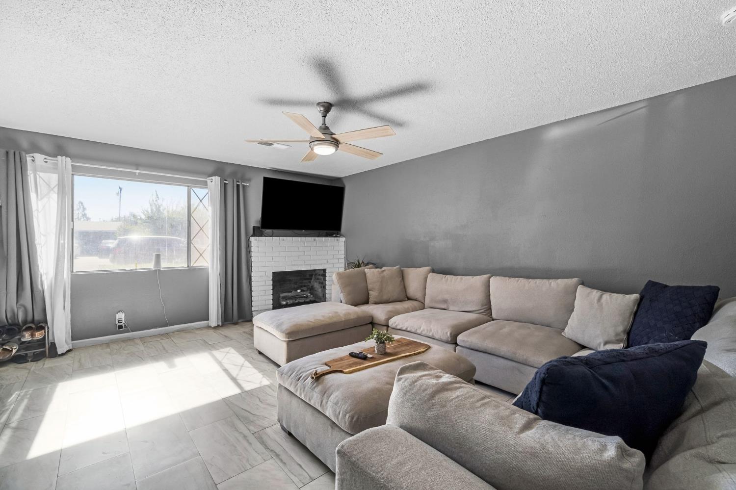 1016 Cutting St, Madera, CA 93638
