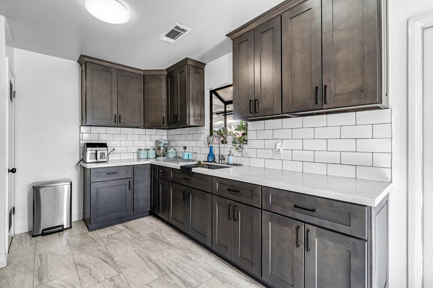 1016 Cutting St, Madera, CA 93638
