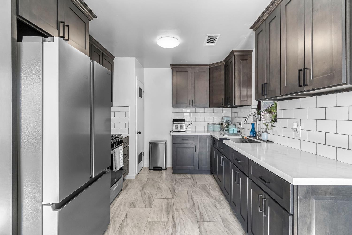 1016 Cutting St, Madera, CA 93638