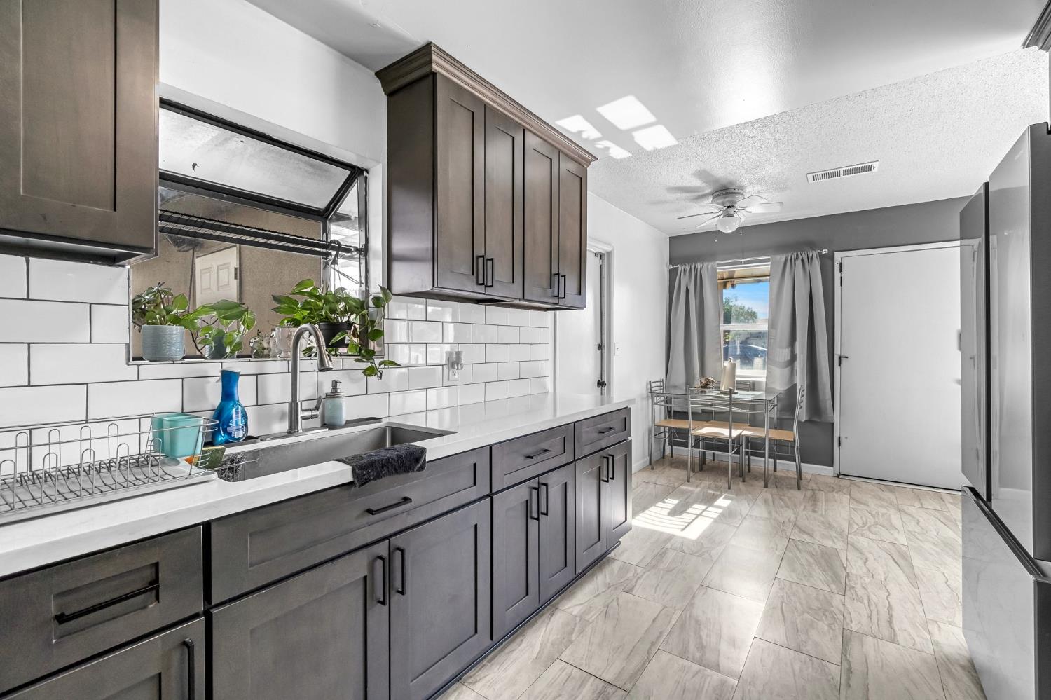 1016 Cutting St, Madera, CA 93638