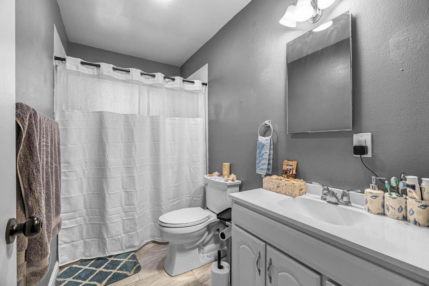 1016 Cutting St, Madera, CA 93638