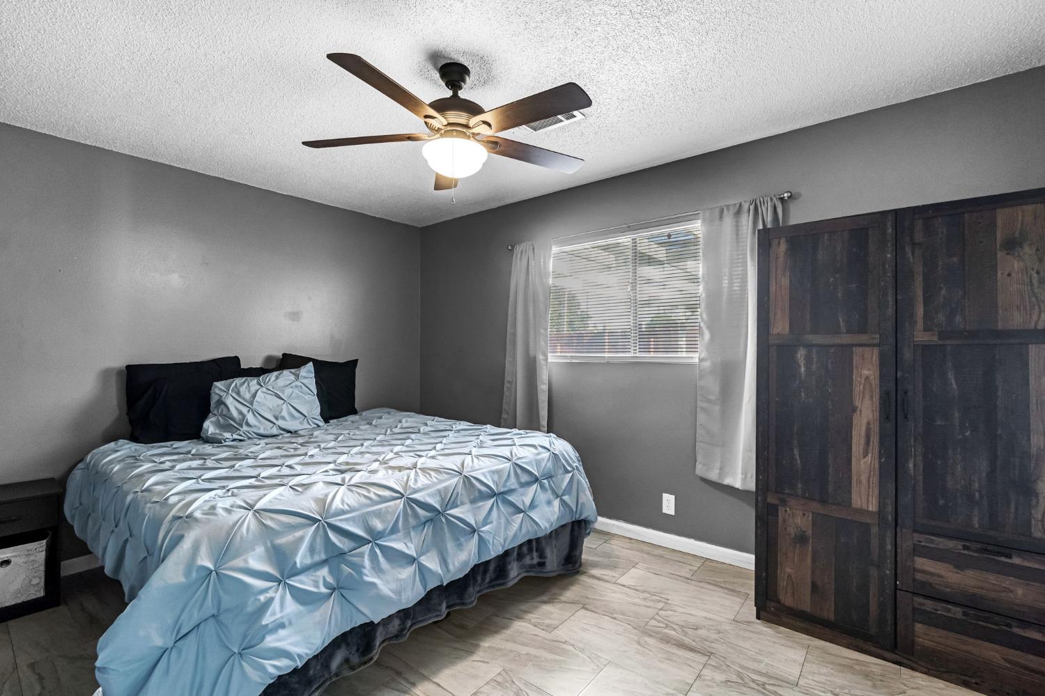 1016 Cutting St, Madera, CA 93638
