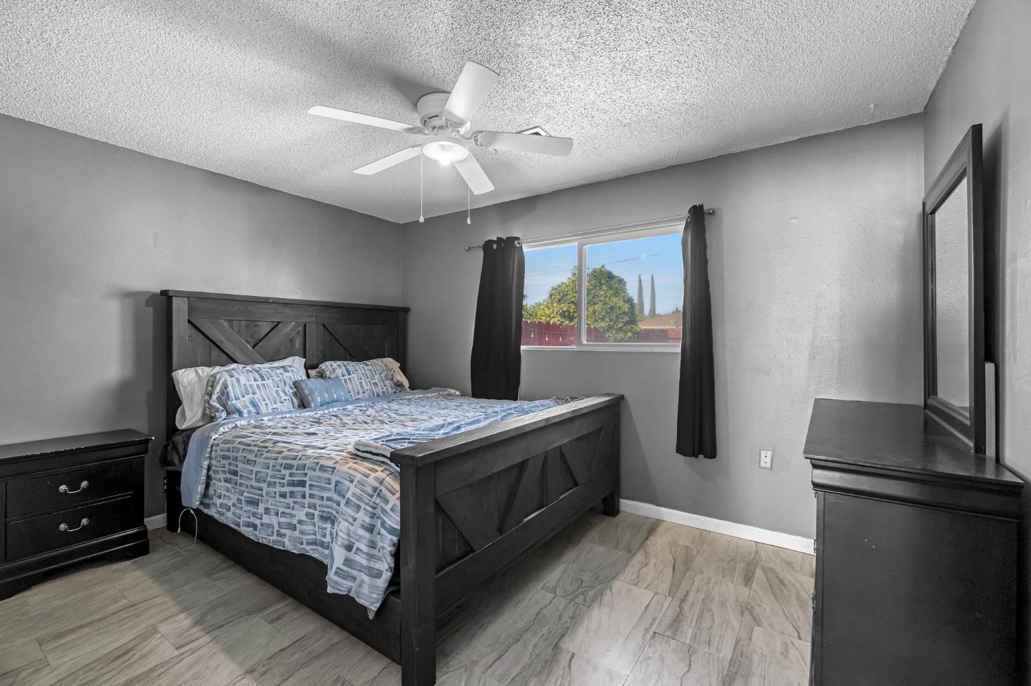 1016 Cutting St, Madera, CA 93638