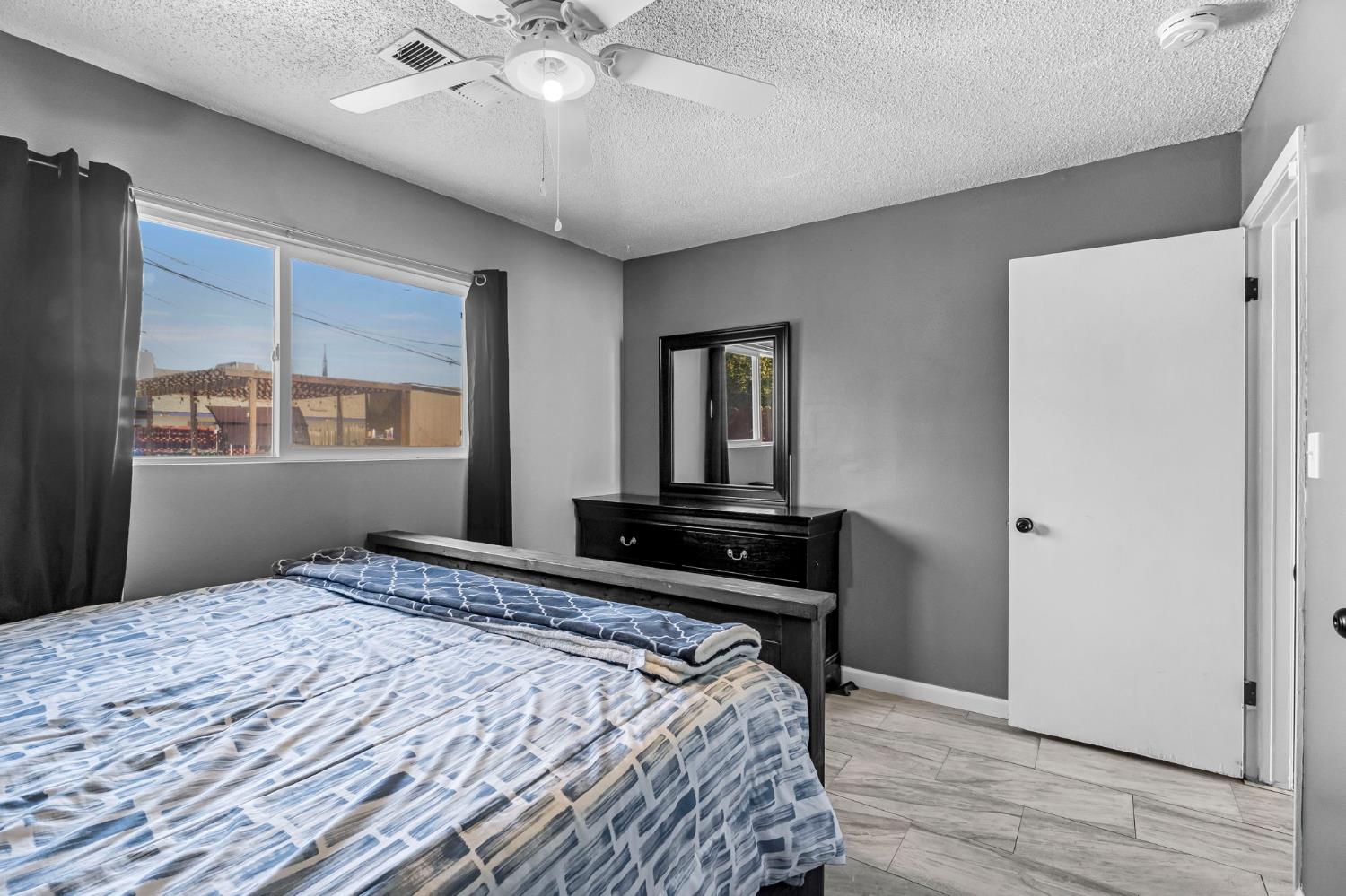 1016 Cutting St, Madera, CA 93638