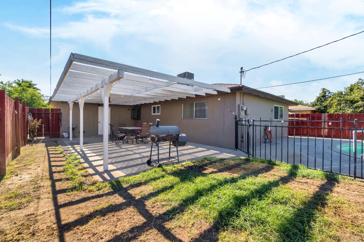 1016 Cutting St, Madera, CA 93638