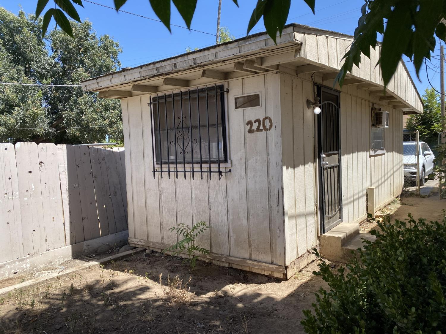 216 220 S Q St, Dinuba, CA 93618