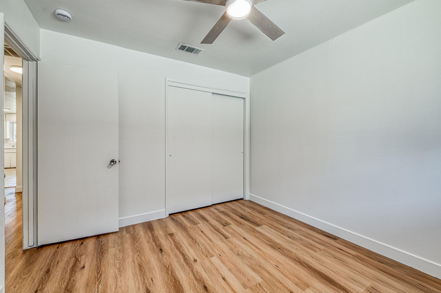 2433 E Rialto Ave, Fresno, CA 93726
