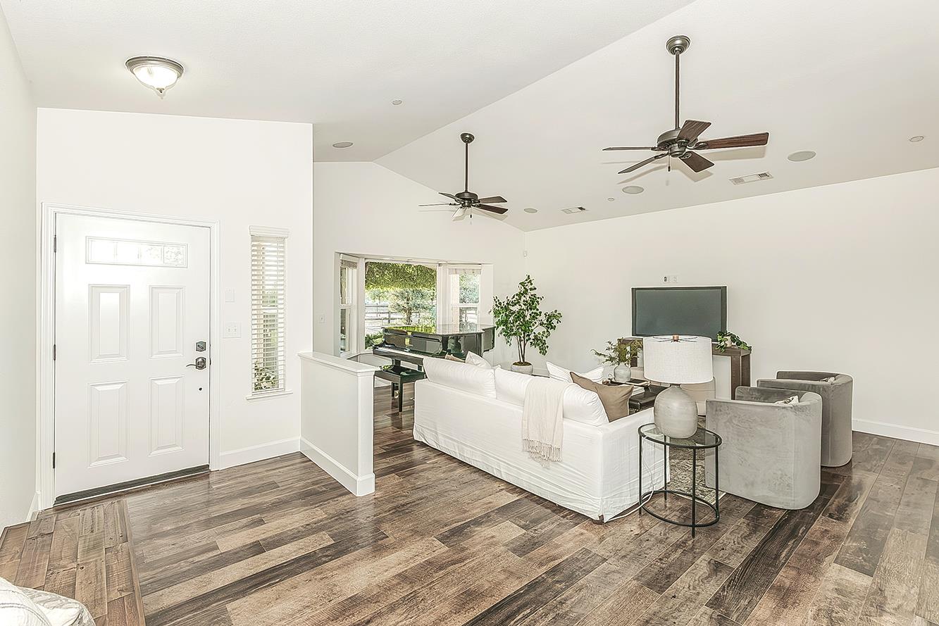 16099 Anaconda Rd, Madera, CA 93636
