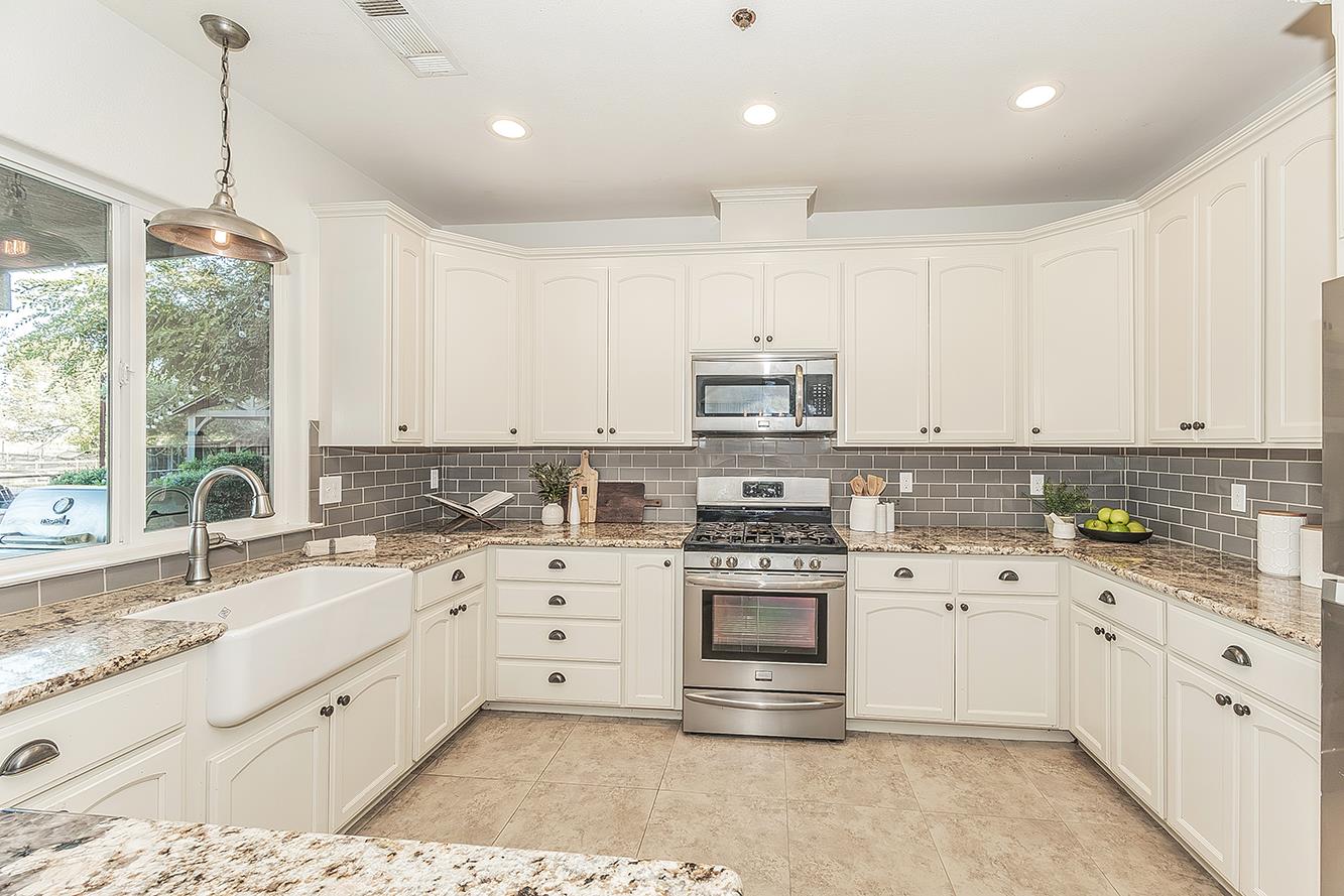 16099 Anaconda Rd, Madera, CA 93636