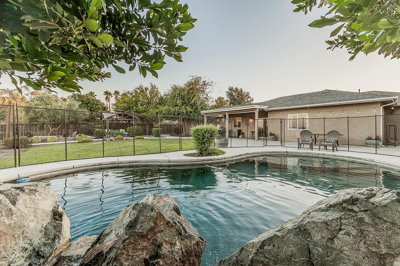 16099 Anaconda Rd, Madera, CA 93636