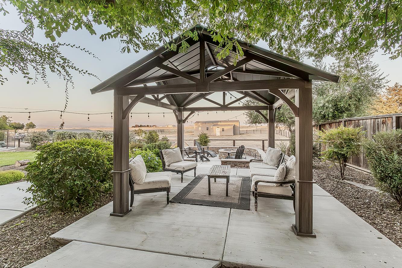 16099 Anaconda Rd, Madera, CA 93636