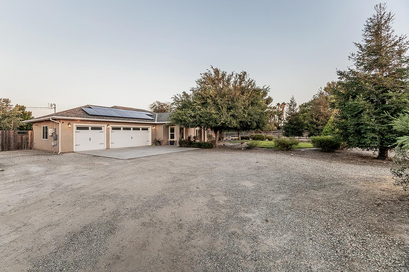 16099 Anaconda Rd, Madera, CA 93636