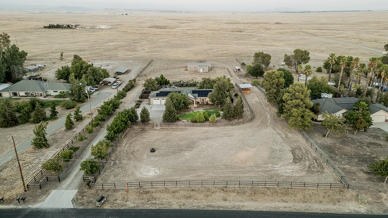 16099 Anaconda Rd, Madera, CA 93636