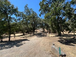 50294 Chuckwagon Rd, Yokuts Valley, CA 93675