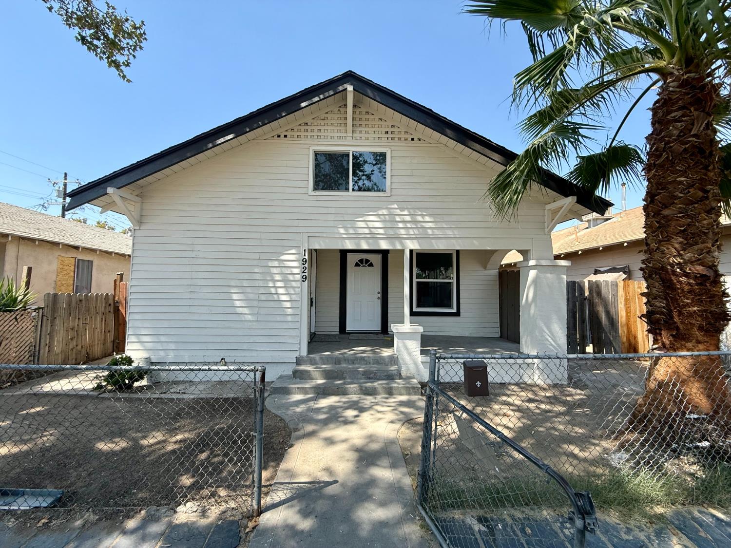 1929 E Grant Ave, Fresno, CA 93701