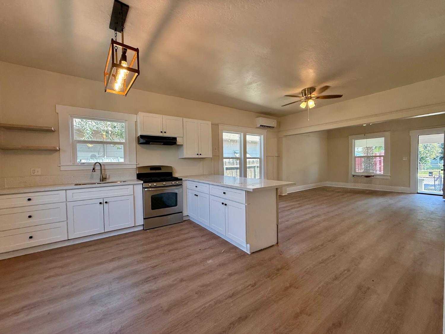 1929 E Grant Ave, Fresno, CA 93701