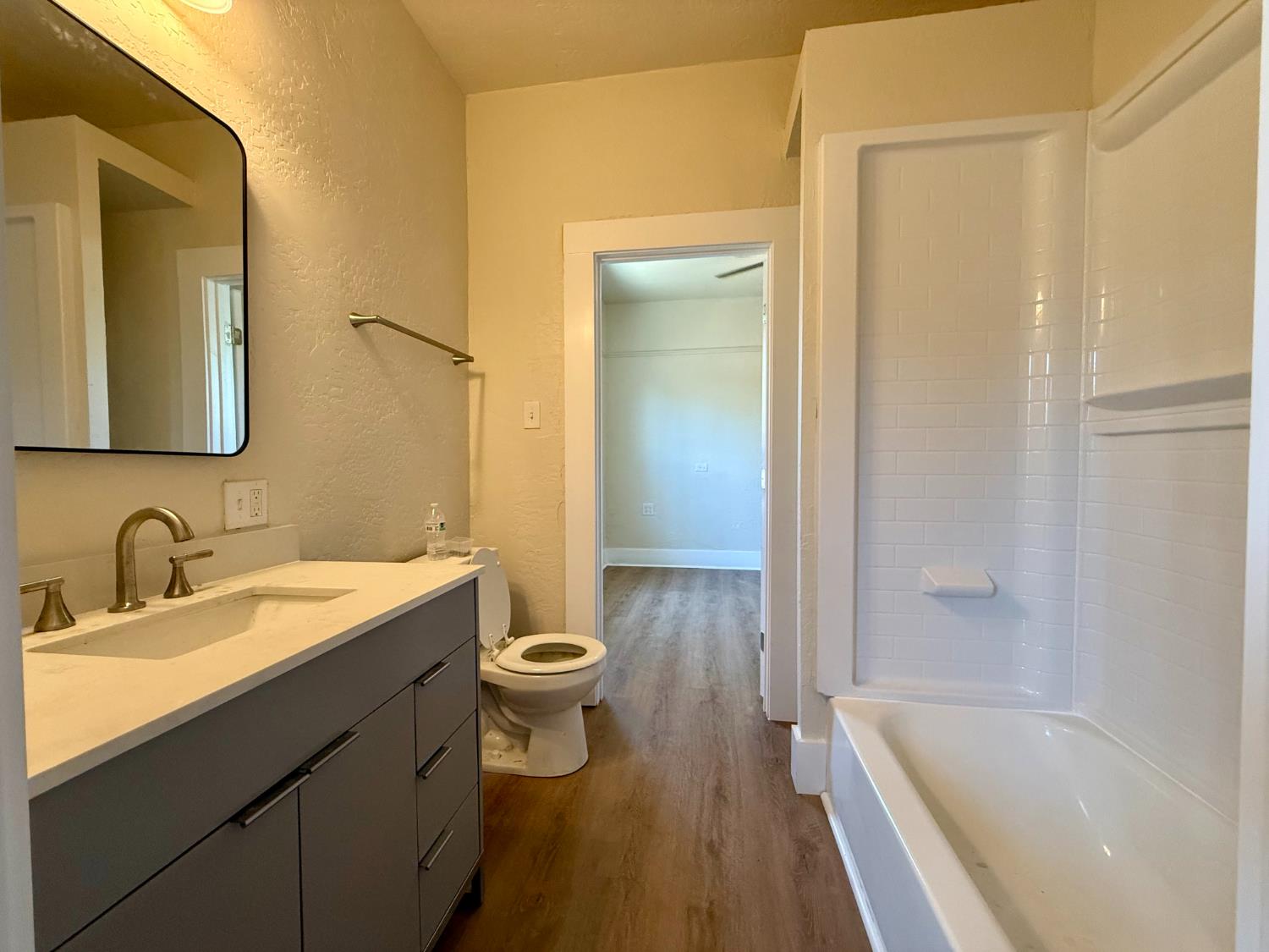1929 E Grant Ave, Fresno, CA 93701