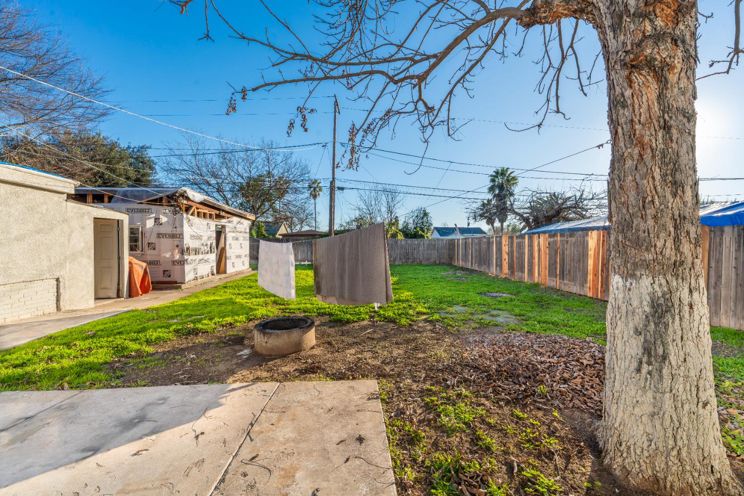 1413 W Fountain Way, Fresno, CA 93705