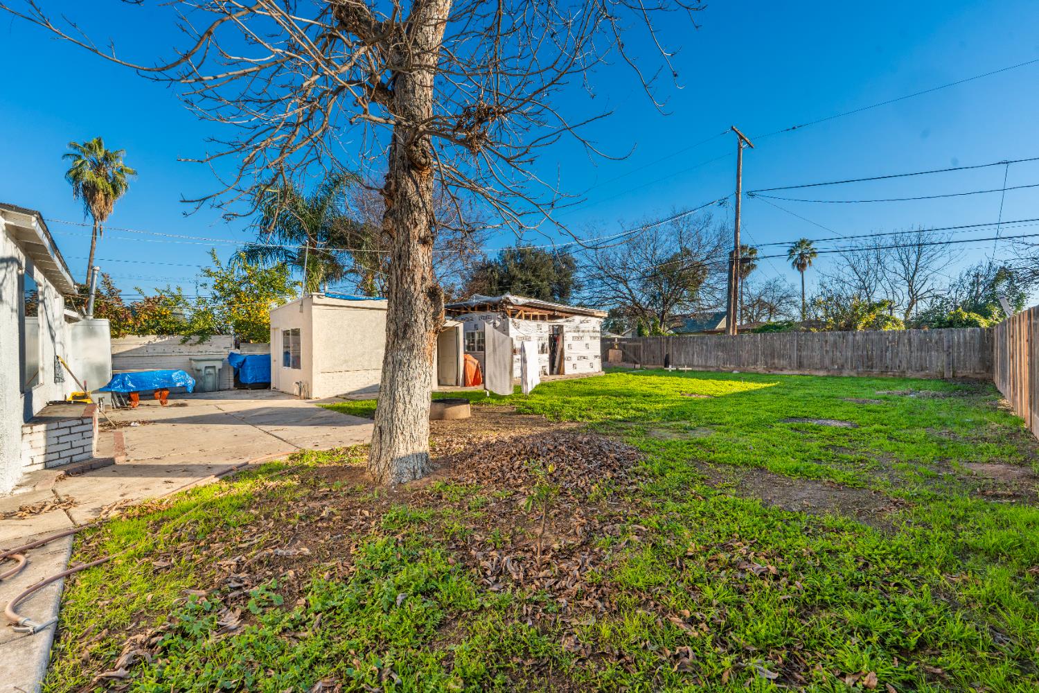 1413 W Fountain Way, Fresno, CA 93705