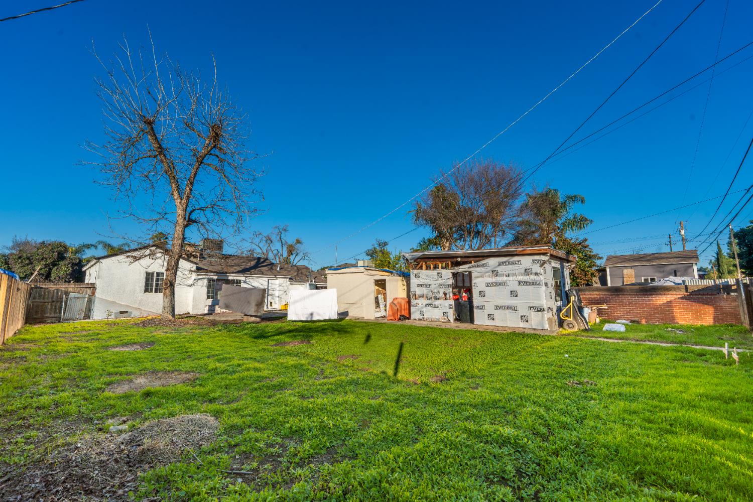 1413 W Fountain Way, Fresno, CA 93705