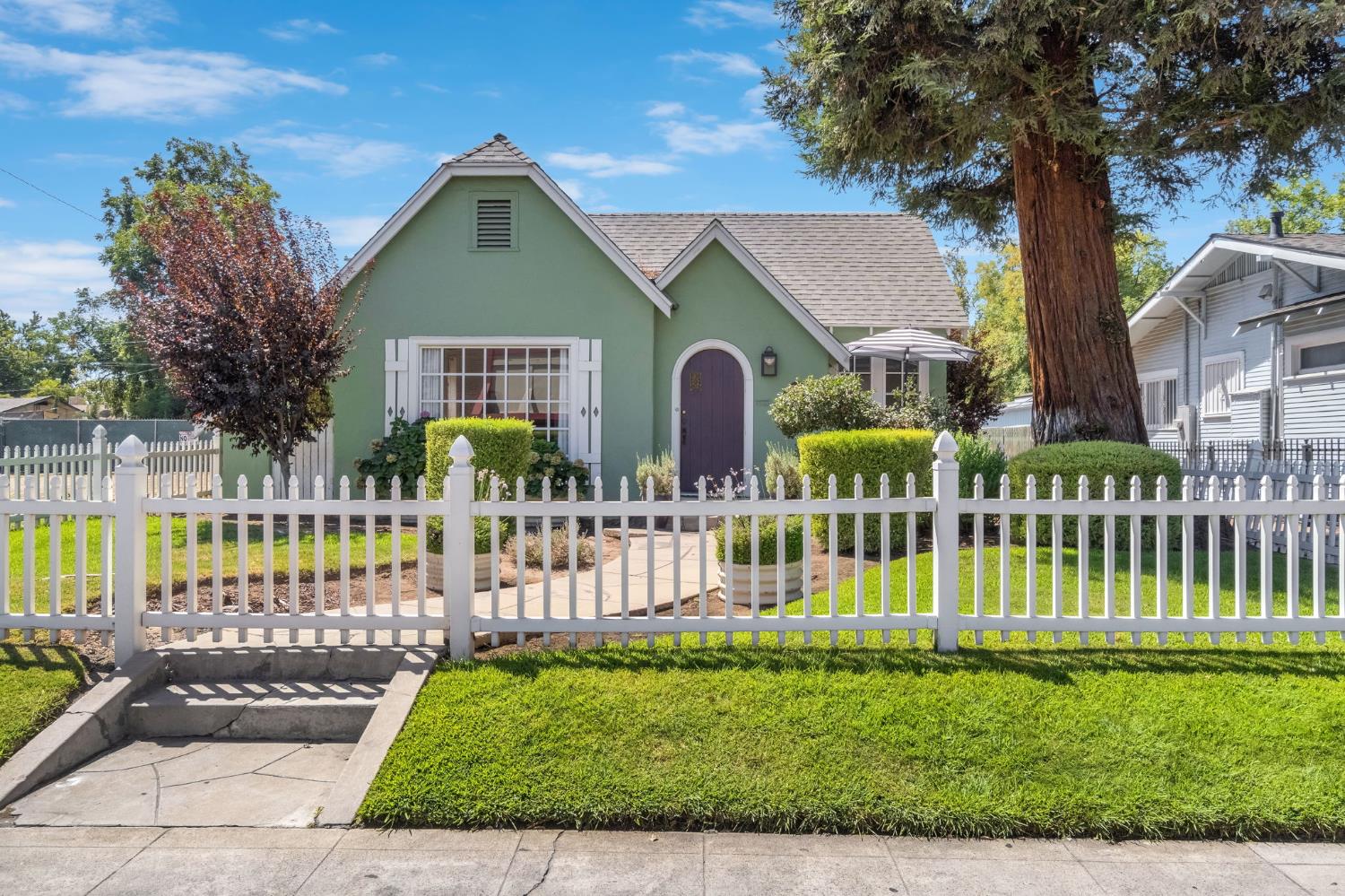 366 E Olive Ave, Fresno, CA 93728