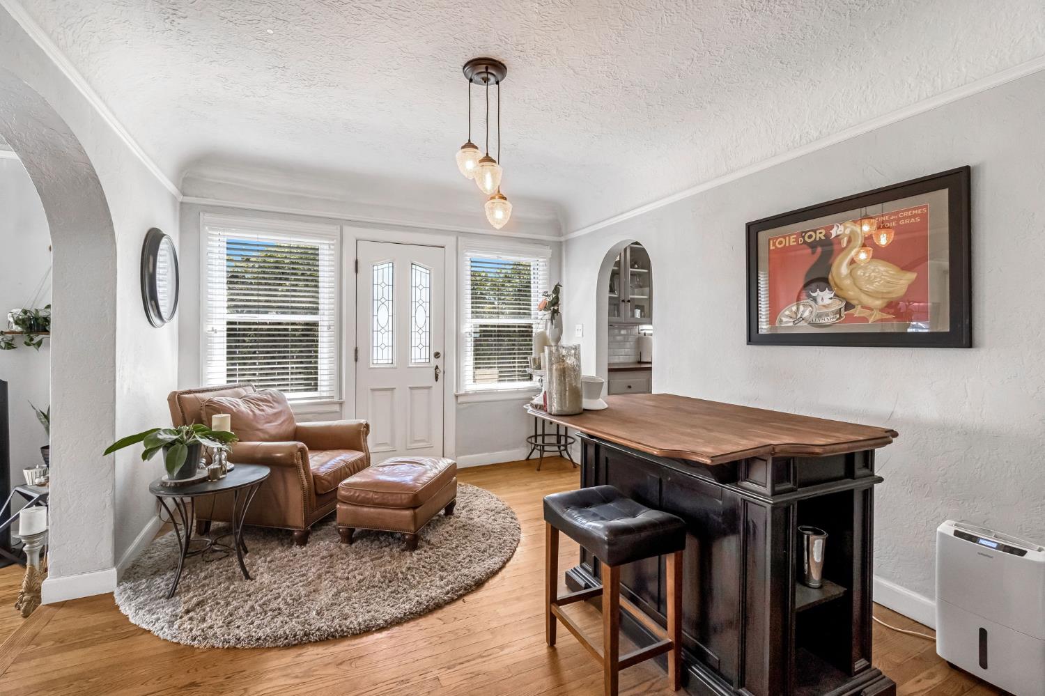 366 E Olive Ave, Fresno, CA 93728